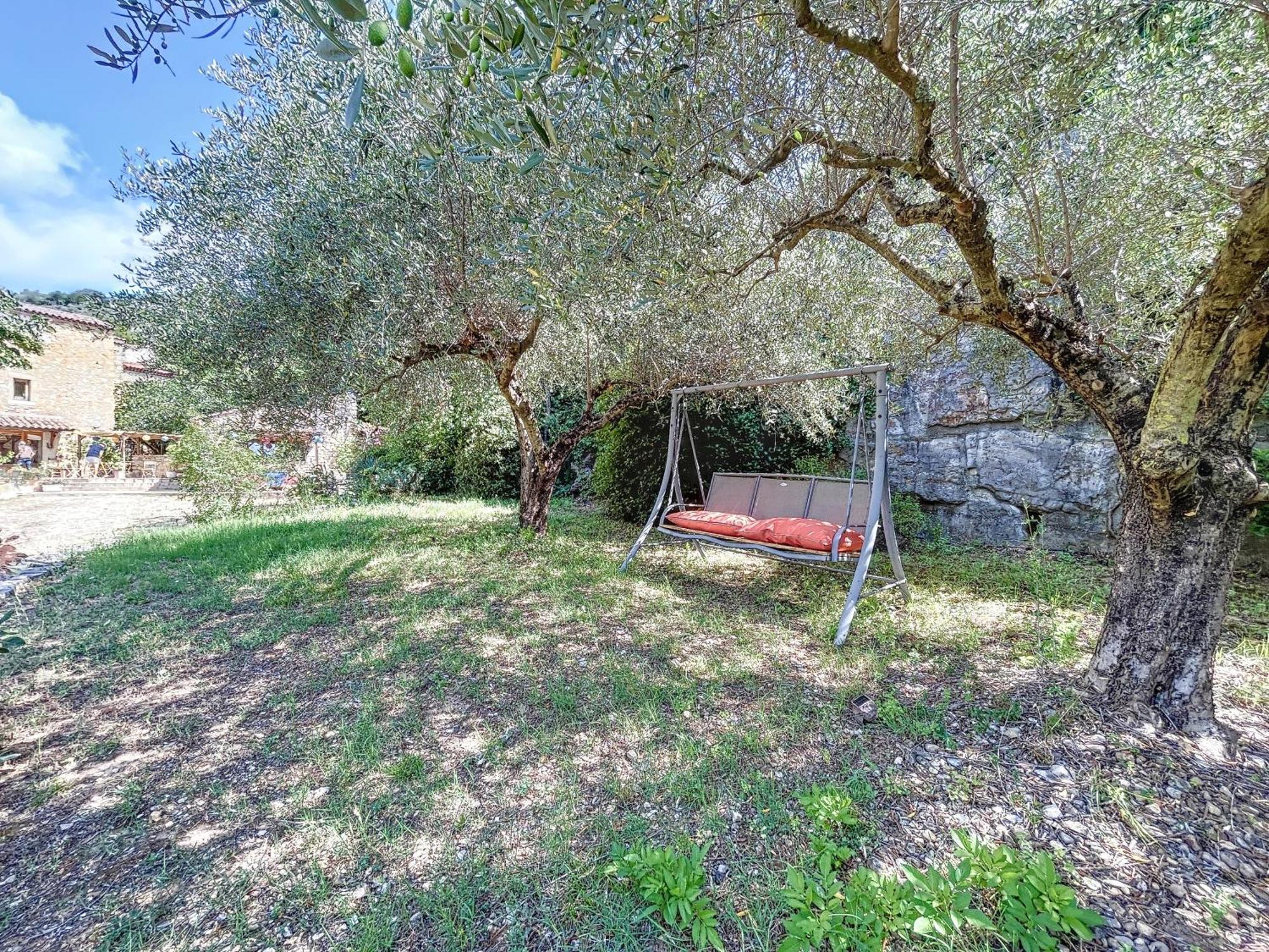 Villa Le Fleuriste Saint-Sauveur-de-Cruzière Esterno foto